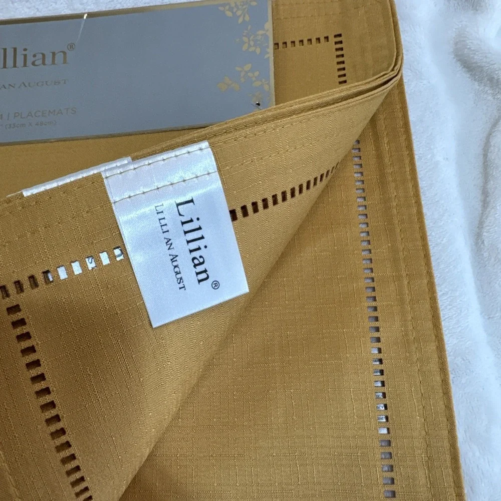 NWT Lillian August Placemats Set of 4 Gold Ochre‎ Linen Blend 13 x 19